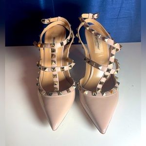 Valentino rockstud patent pump in nude